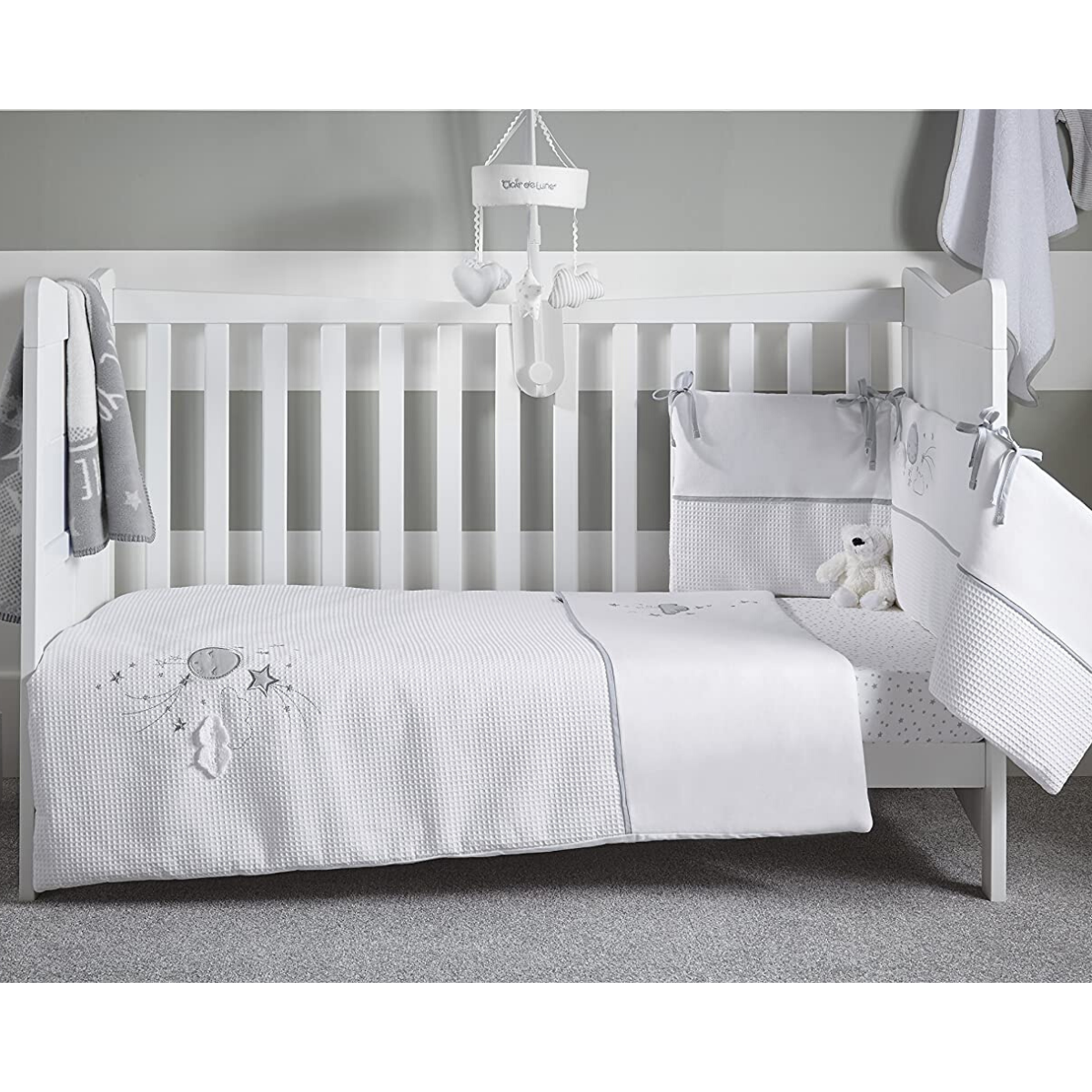 NEW Mamas and Papas POM POM Nestling Quilted Cot Cot bed Coverlet