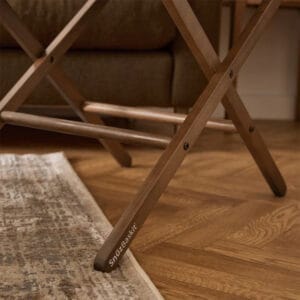 Snuzbaskit barley with walnut stand (4)