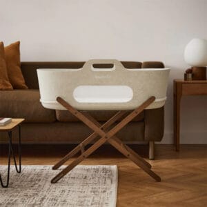 Snuzbaskit barley with walnut stand (5)