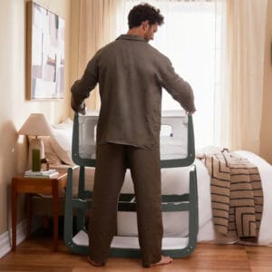 Snuzpod4 Bedside Criib Sage (5)