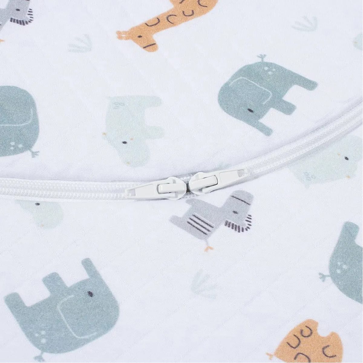 Purflo 2.5 Tog Cuddle To Sleep Bag Animal Safari (4)