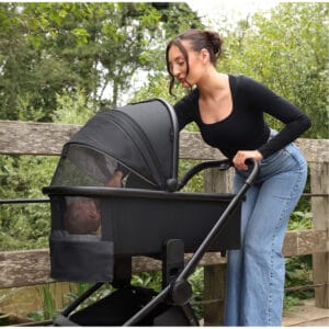 My babiie mb450i 3in1 travel system black (2)