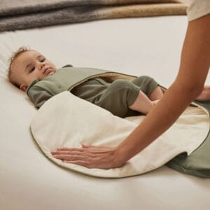 Snuzpouch sage cross (1)