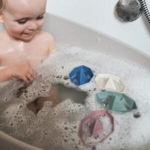 Shnuggle baby boat toys