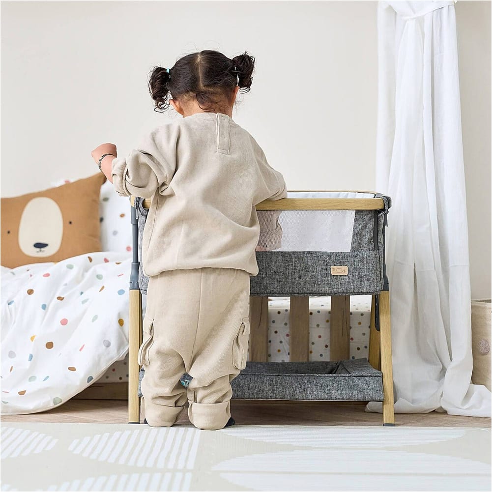 Tutti Bambini CoZee Mini Me Play Crib in Oak Charcoal (5)