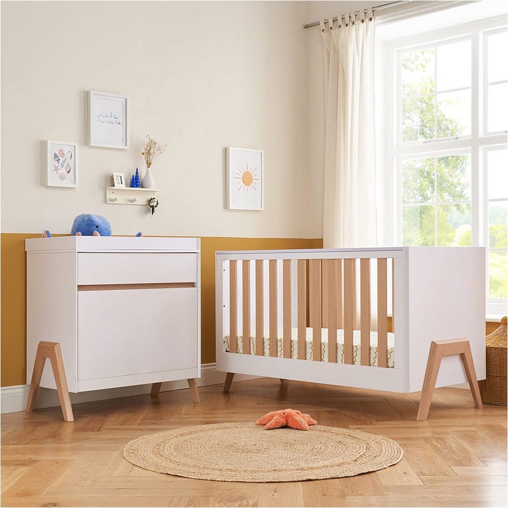 Tutti Bambini Fuori 2 Piece Room Set - White/Light Oak