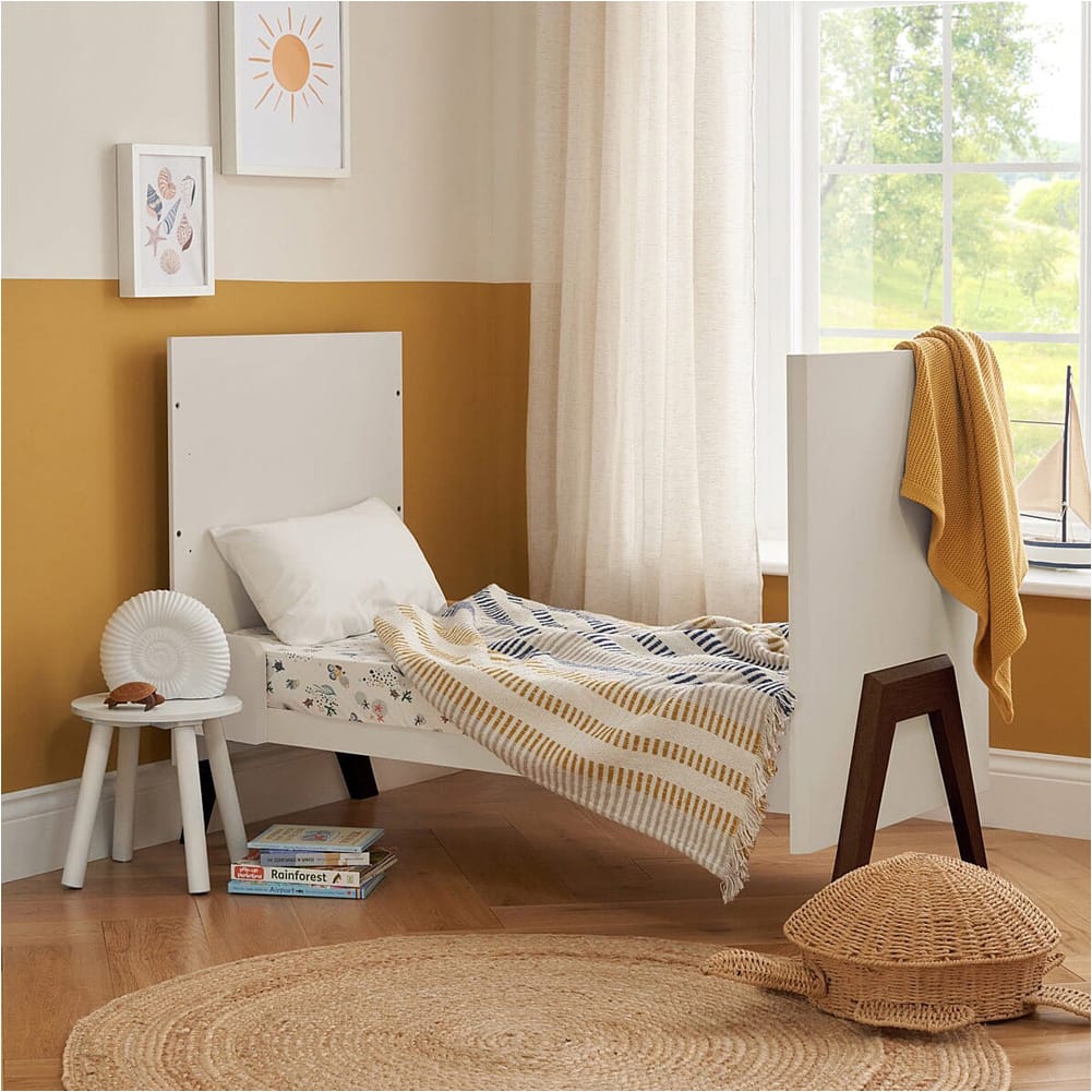 Tutti bambini fuori mini 3 piece roomset white sand warm walnut (1)
