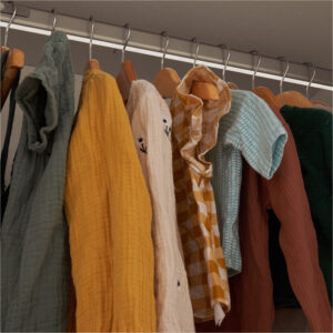 Tutti bambini fuori wardrobe white sand warm walnut