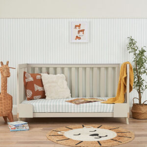 Hygge cot bed light oak white sand 14