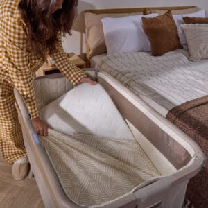 Tutti Bambini CoZee Sense Bedside Crib Soft Walnut Cocoa (13)