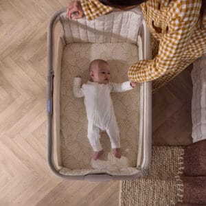 Tutti Bambini CoZee Sense Bedside Crib Soft Walnut Cocoa (3)