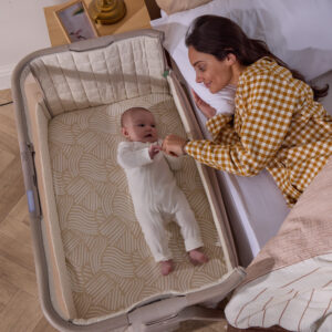 Tutti Bambini CoZee Sense Bedside Crib Soft Walnut Cocoa (5)