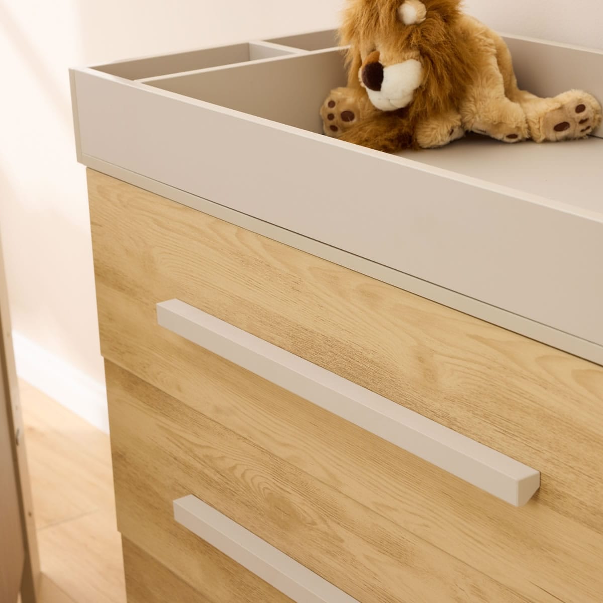 Tutti Bambini Hallee Chest Changer Golden Oak Mushroom (4)