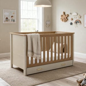 Babymore Mira Cot Bed Cashmere/Warm Oak