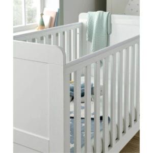 Mamas and Papas Hampden White Cot Bed2