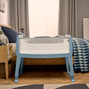 SnuzPod Studio Bedside Crib Santorini Sky (6)
