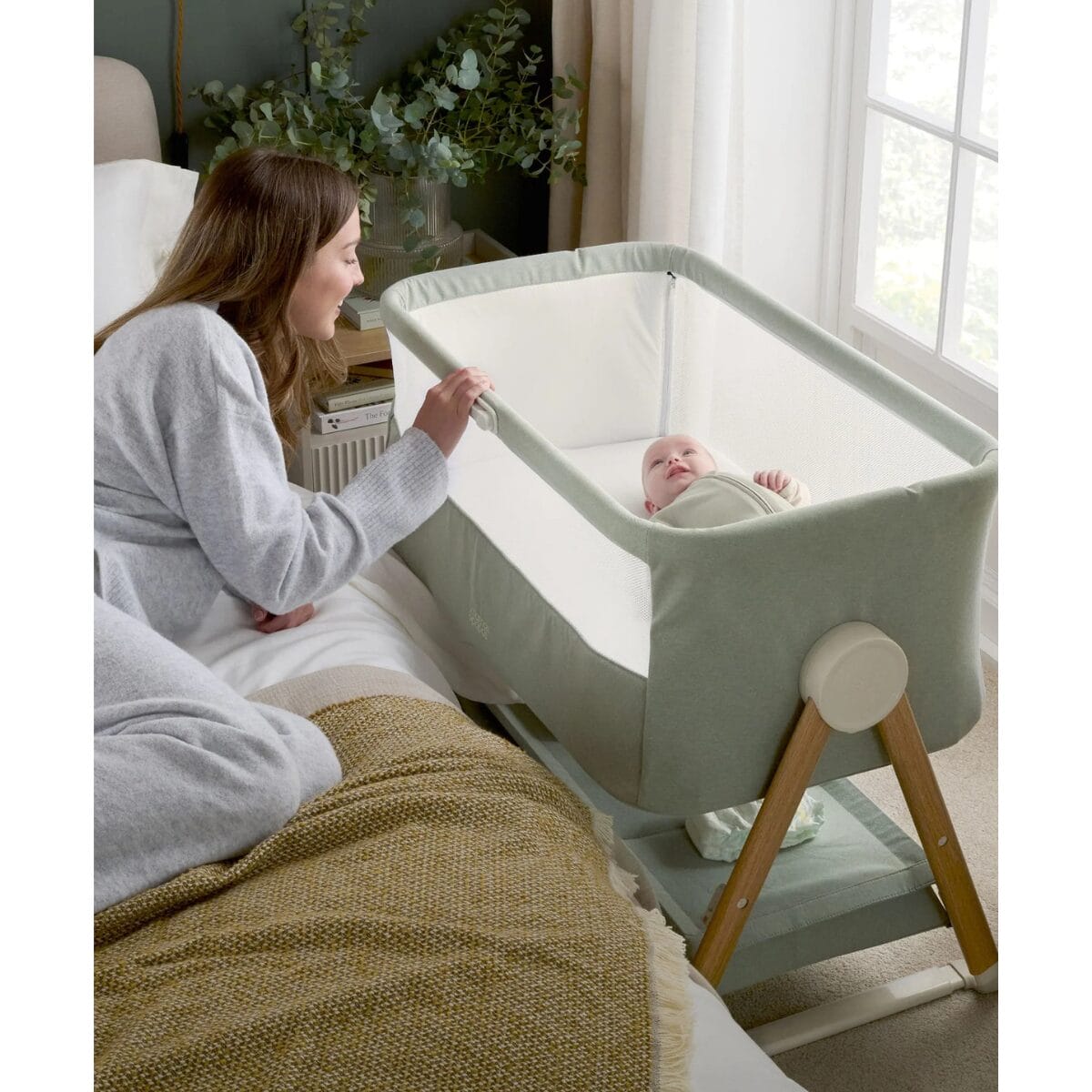 Mamas & Papas Lua Bedside Crib Sage (1)