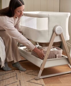 Mamas & Papas Lua2 Bedside Crib Sand (10)